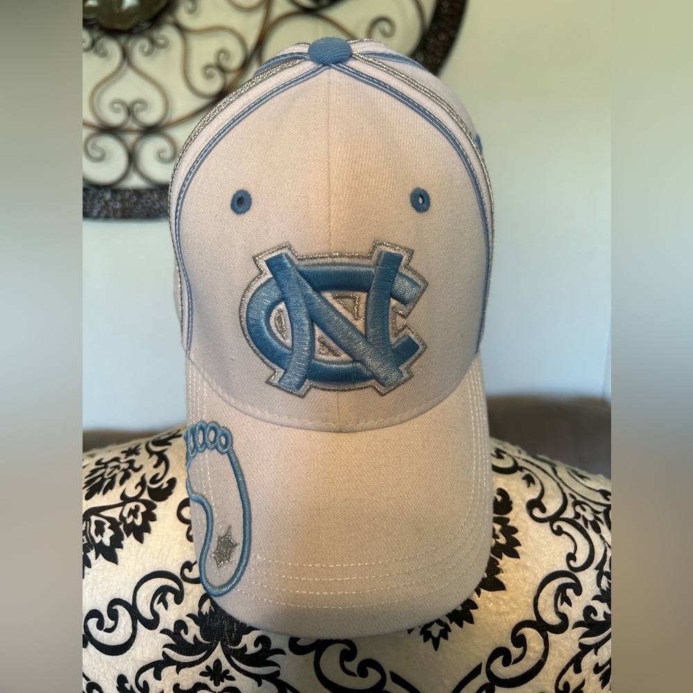 Carolina Tarheel hat‎